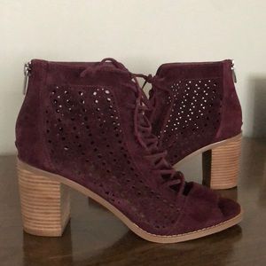 Vince Camuto Burgandy Suede Laser Cut Lace Up Open Toe Block Heel Sandal